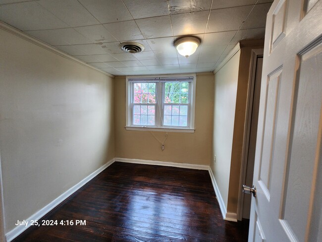 Building Photo - 2804 Mapleton Ave