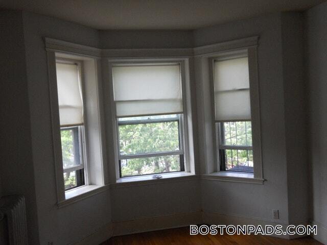 Building Photo - 28 Westland Ave