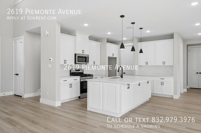 Building Photo - 2619 Piemonte Ave