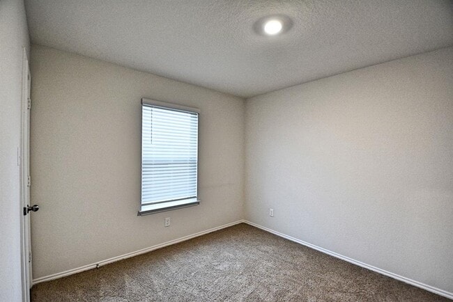 Building Photo - 2934 Wolfcreek