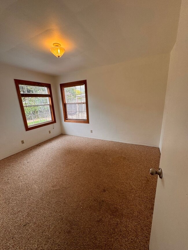 Building Photo - Warm and Welcoming 4bed/2 bath in beautiful Corvallis!
