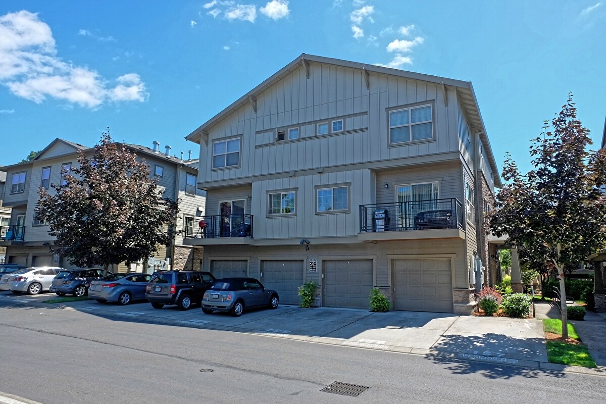 Building Photo - 618 NE Garswood Ln