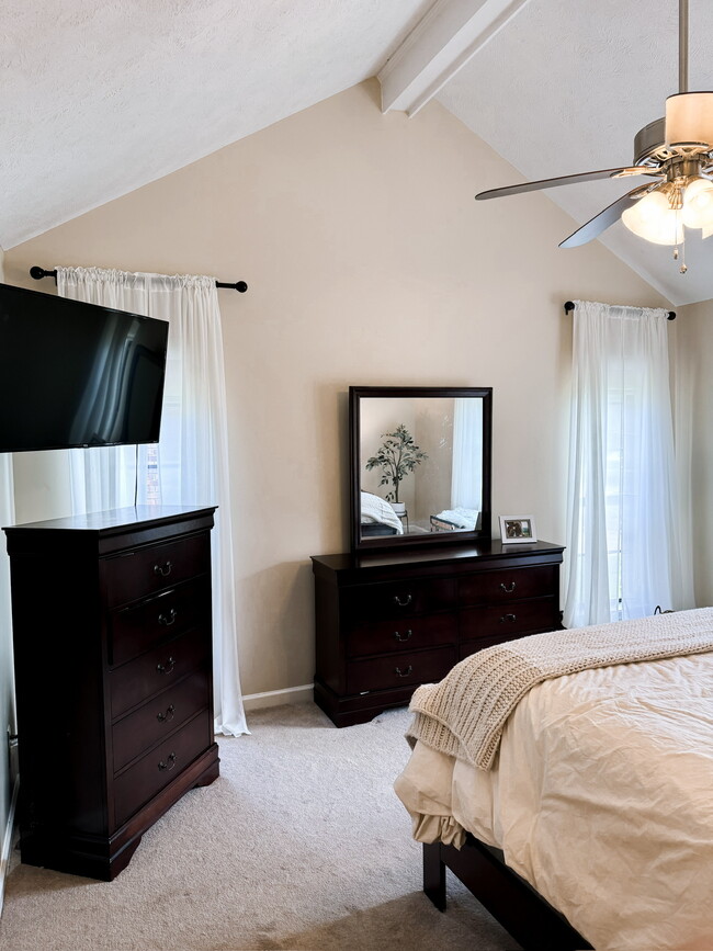 Building Photo - 30 Sweet Gum Ln