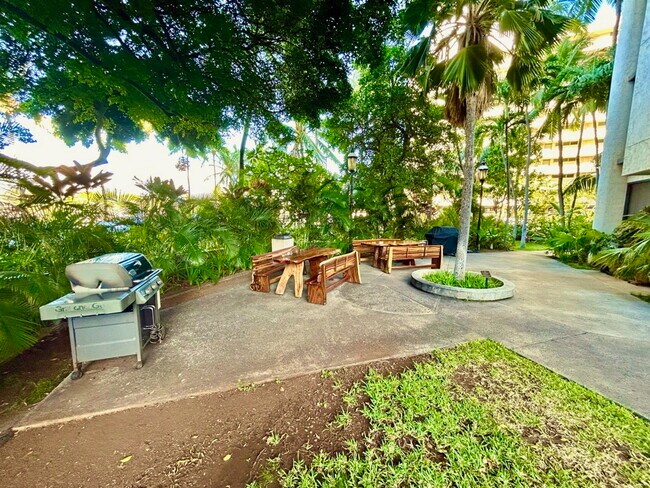 Building Photo - 300 Wai Nani Way