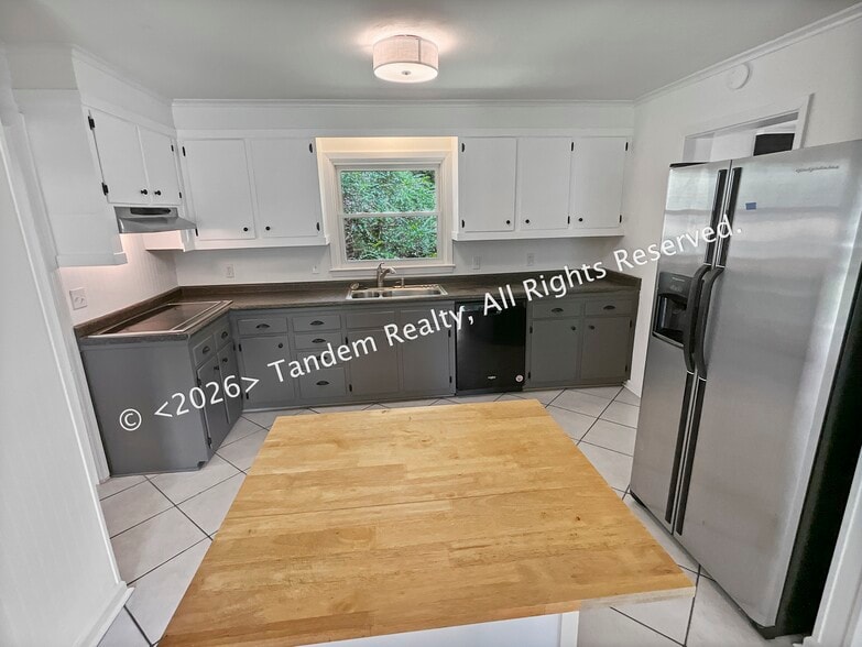 Building Photo - 406 Ritchie Dr