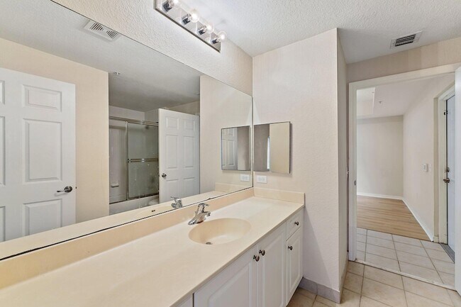 Building Photo - 2807 Veronia Dr