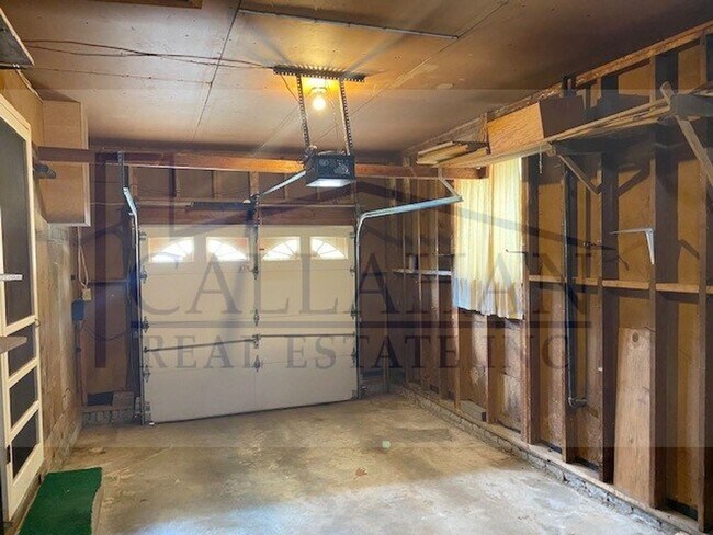 Building Photo - NLR 3 Bedroom Home