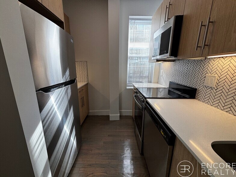 Primary Photo - 111 Park Dr