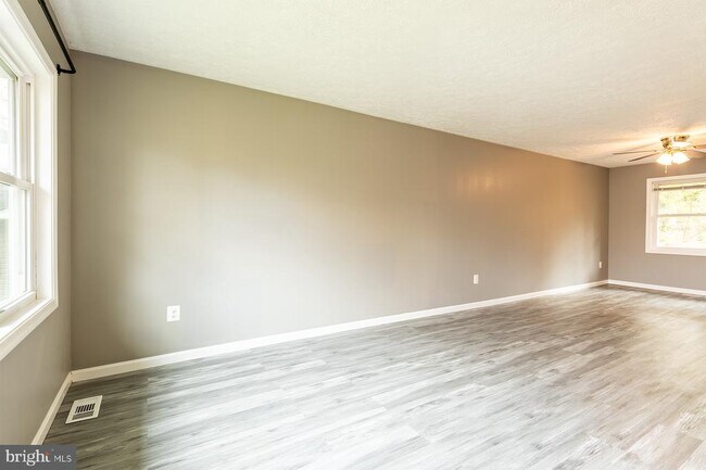 Building Photo - 847 Harbor View Terrace