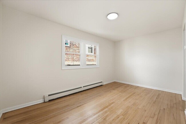 Building Photo - 212 Seaview Ave