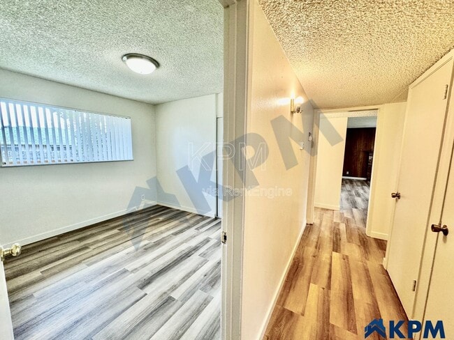 Building Photo - 8446 N El Dorado St