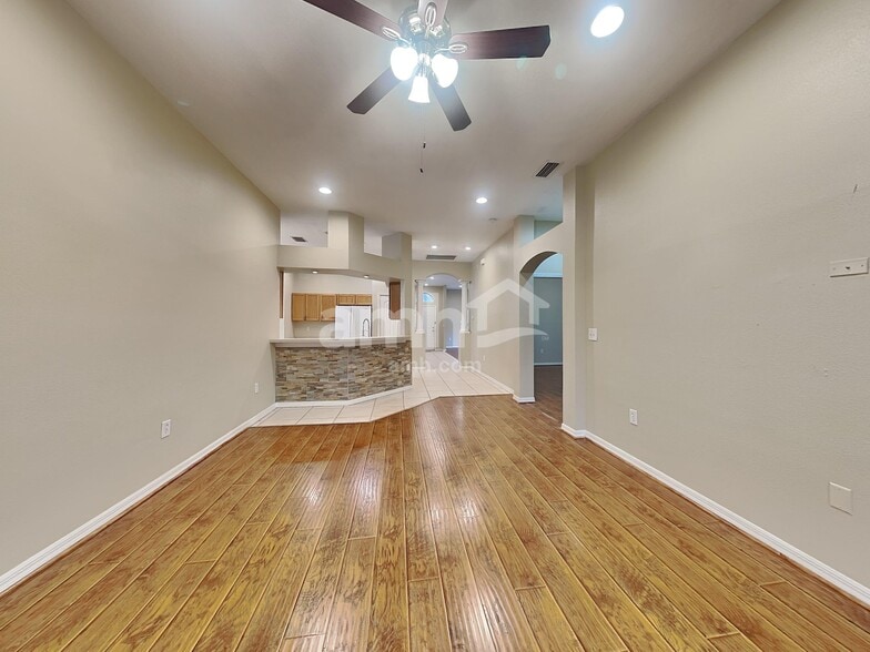 Building Photo - 15511 Montilla Loop