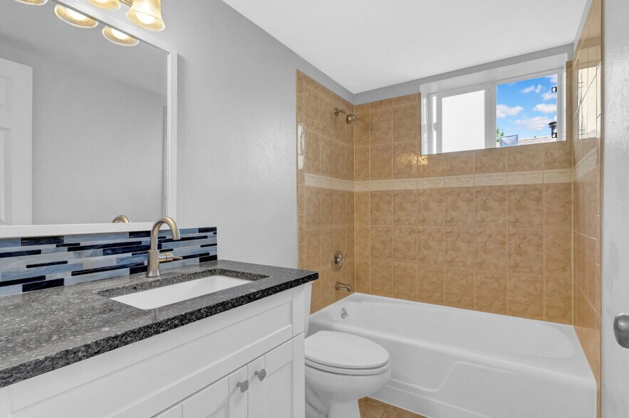 Bathroom - 21 N Washington St