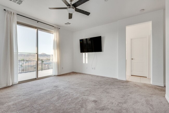 Building Photo - Welcome to your dream home located in the prestigious guard-gated community of Tuscany in Henderson!