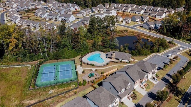 Building Photo - 156 Round Pond Dr