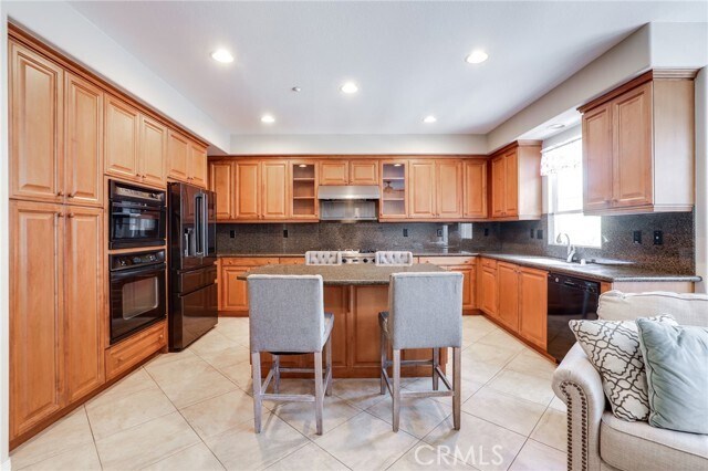 Building Photo - 6251 Pacific Pointe Dr