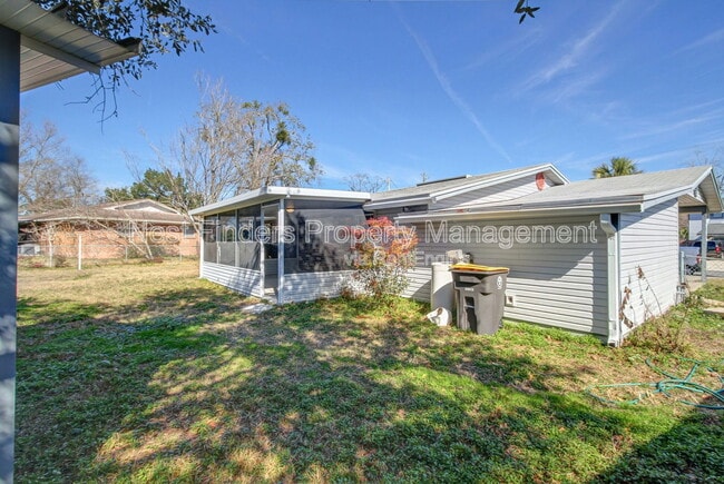 Building Photo - 748 Foxbriar Cove