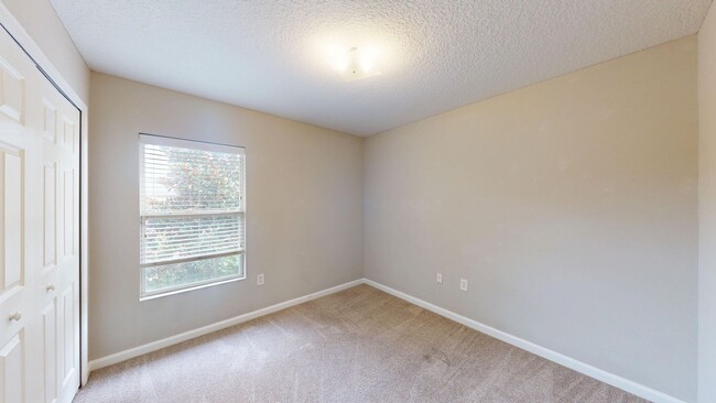 Building Photo - Spacious 3 Bedroom Condo in Villa Beauclerc for rent!