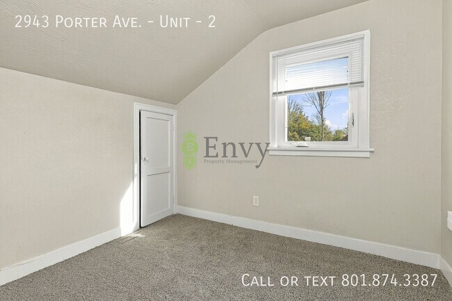 Building Photo - 2943 Porter Ave