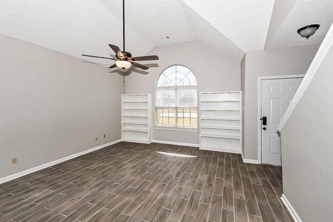 Building Photo - 8672 Overcup Oaks Dr