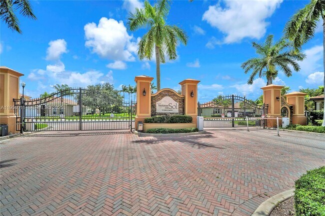 Building Photo - 2190 SE 2nd St