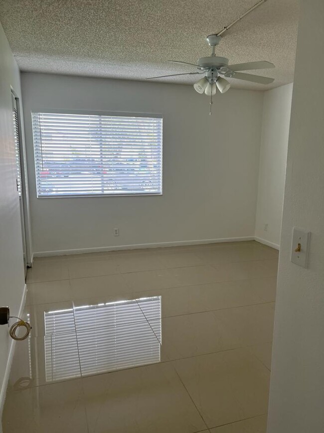 531 Shady Pine Way - 531 Shady Pine Way Greenacres FL 33415 | Apartment ...