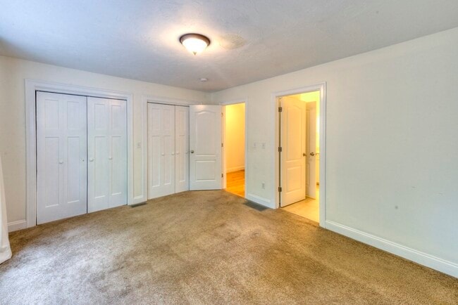 Building Photo - 38 Johnson St