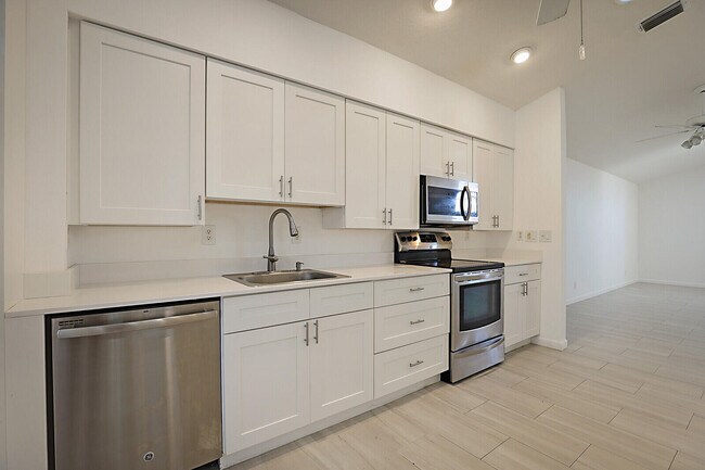 Building Photo - 7818 Stirling Bridge Blvd S