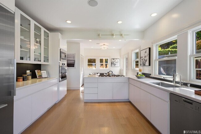 Building Photo - 144 Laidley St