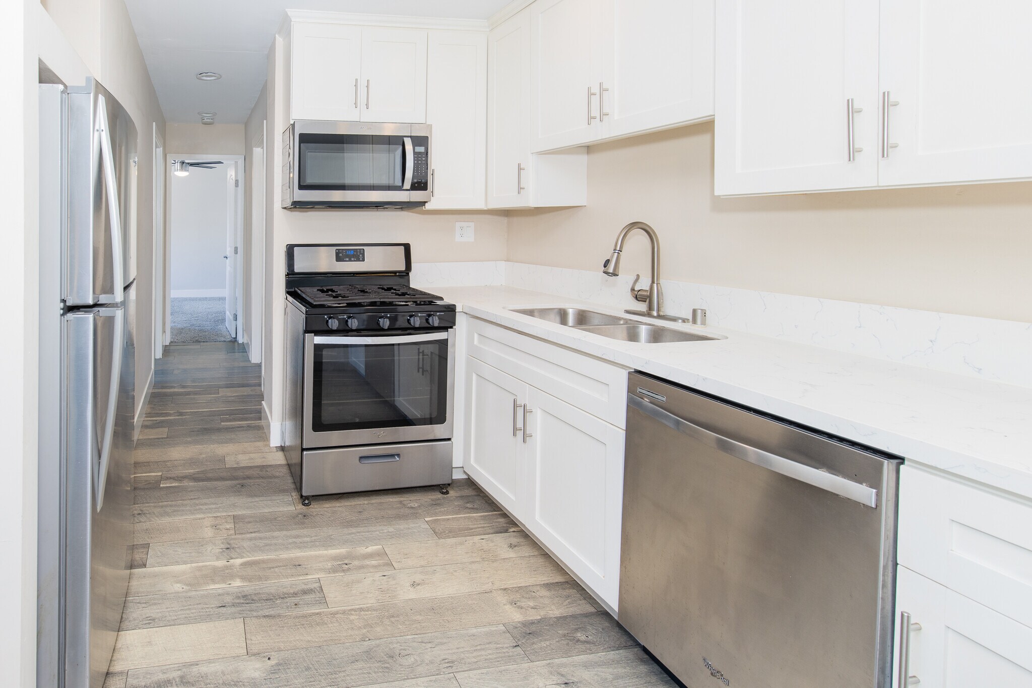 Building Photo - 603 Sunset Dr