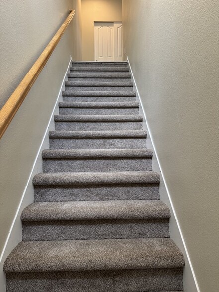 Building Photo - 4774 Oregon Trail Way W