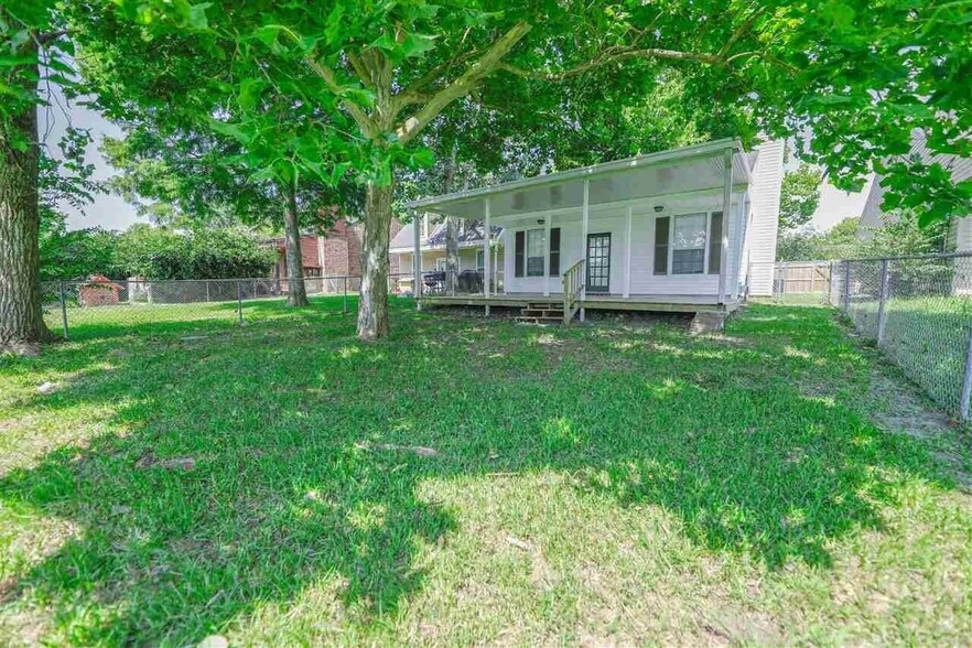 Primary Photo - 7131 Point Avery Dr