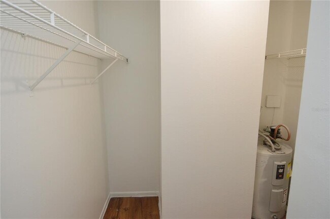 Building Photo - 8425 Cerro Cir