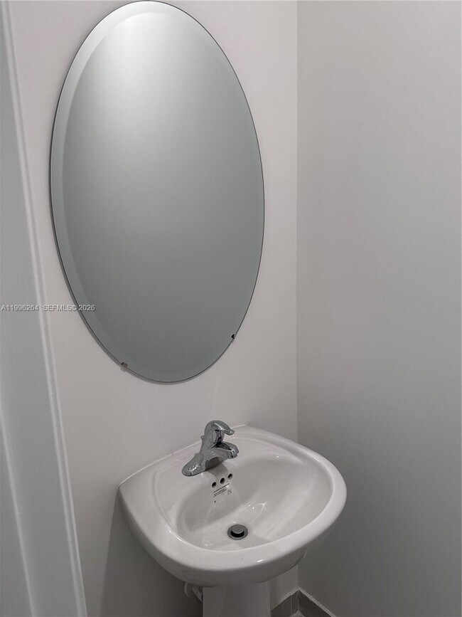 Building Photo - 2671 SE 10th St