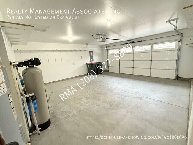 Building Photo - 1898 N Chandra Way