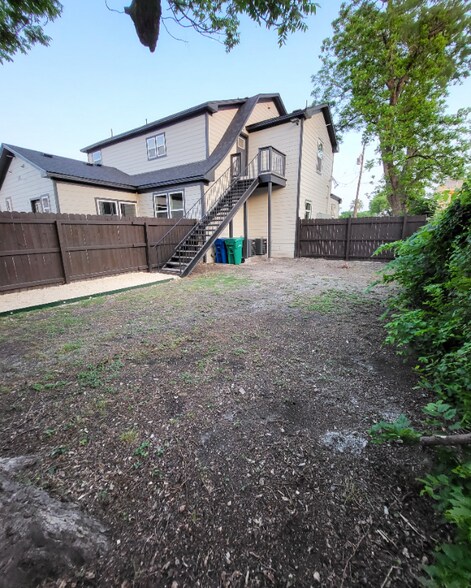 Building Photo - 647 Hammond Ave