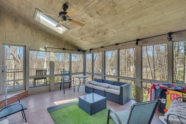 Building Photo - 181 Upper Saddle River Rd