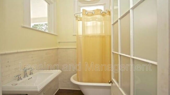 Building Photo - 27 Smith St