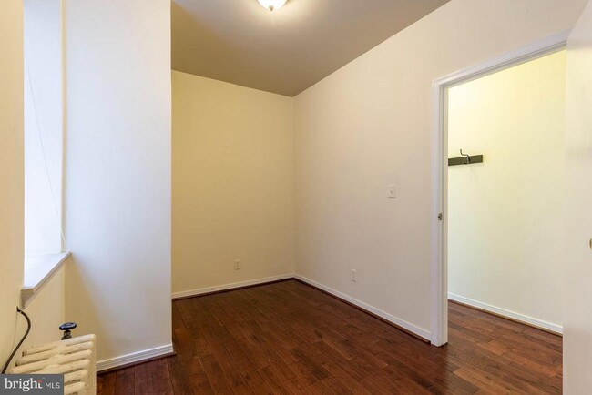 Building Photo - 626 S 19th St
