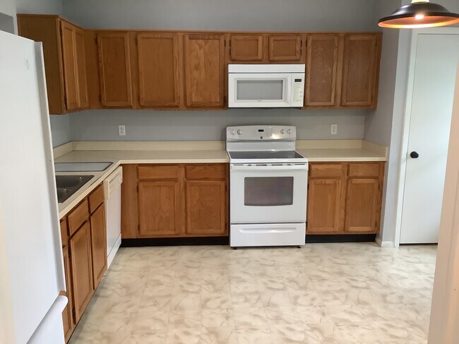 Building Photo - 1127 Shaffer Trl