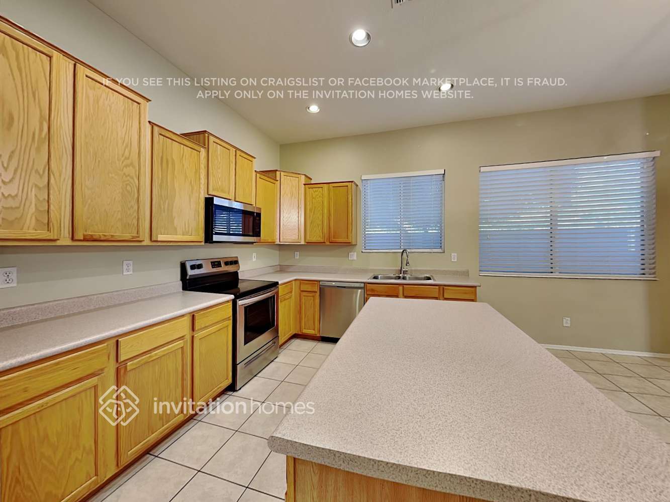Building Photo - 2995 E Santa Rosa Dr