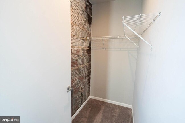 Building Photo - 218 W Main St