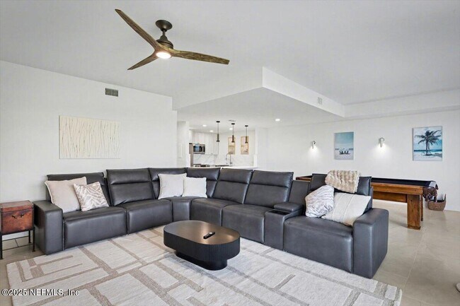 Building Photo - 739 Spinnakers Reach Dr