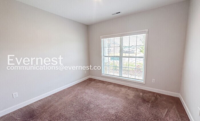 Building Photo - 169 Fall Mdw Dr