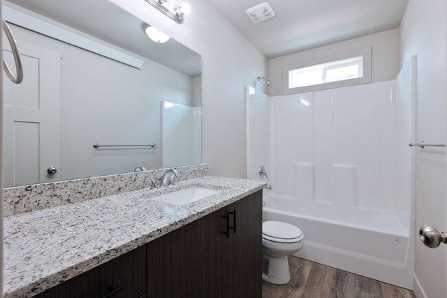 Building Photo - 5961 N Silver Fox Rd