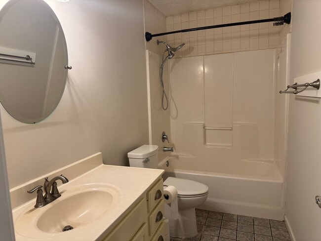 Building Photo - Beautiful home in Tucker Creek