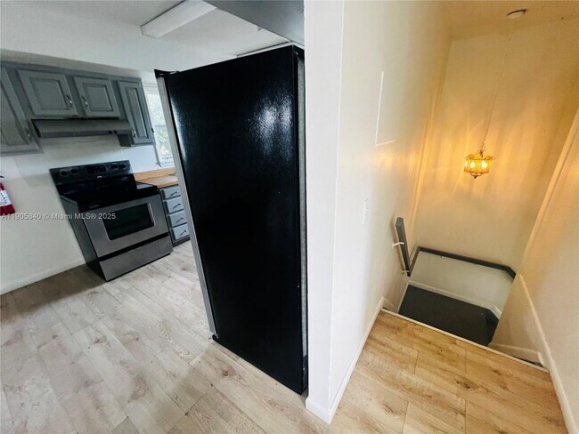 Building Photo - 2655 SE Carroll St