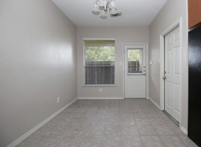 Building Photo - BEAUTIFUL 2 BEDROOM 2 BATH LEASE HOME BUIL...