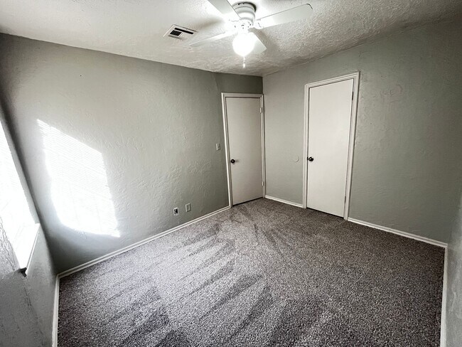 Building Photo - 2618 NW 26th St