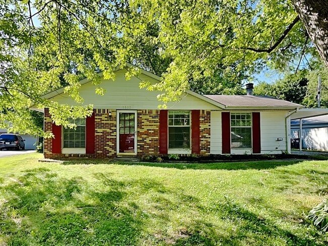 Primary Photo - MOVE IN SPECIAL! 3 bed 1 bath in Greenwood!